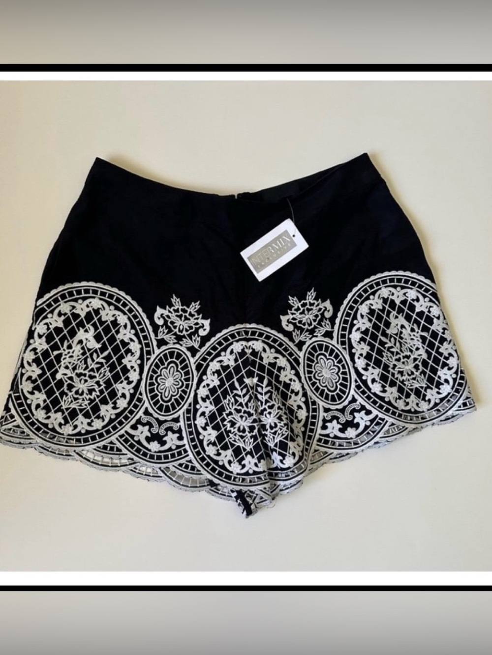 INTERMIX Autumn Embroidered Silk Blend High rise Shorts Black White NWT~M